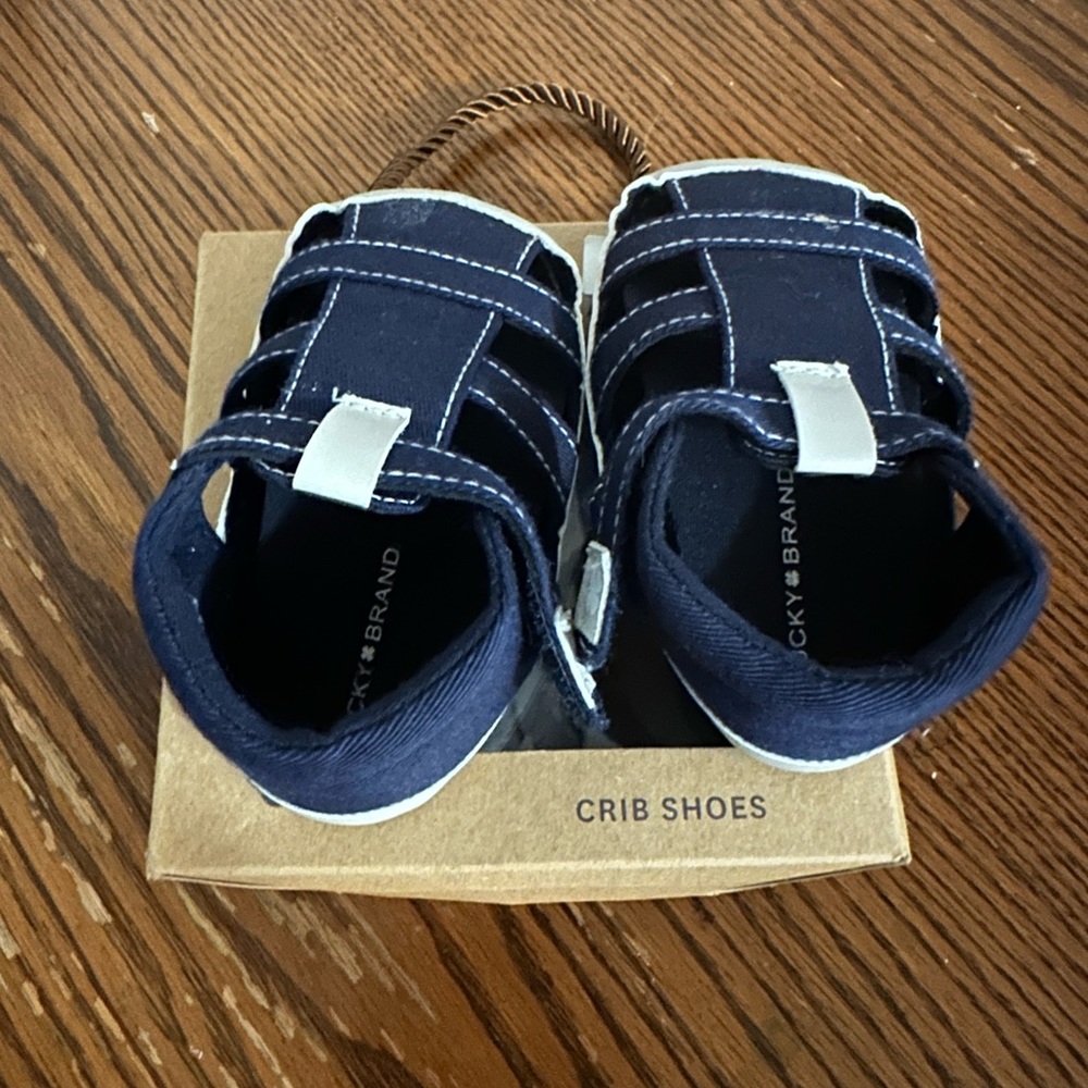 Lucky brand infant crib shoes - Picture 2 of 5